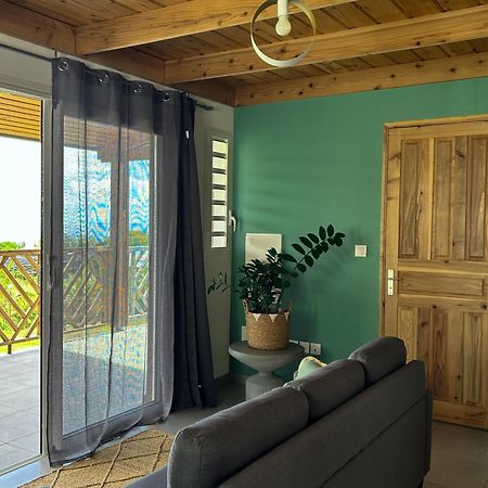 Logement Emeraude Sainte-Rose Luaran gambar