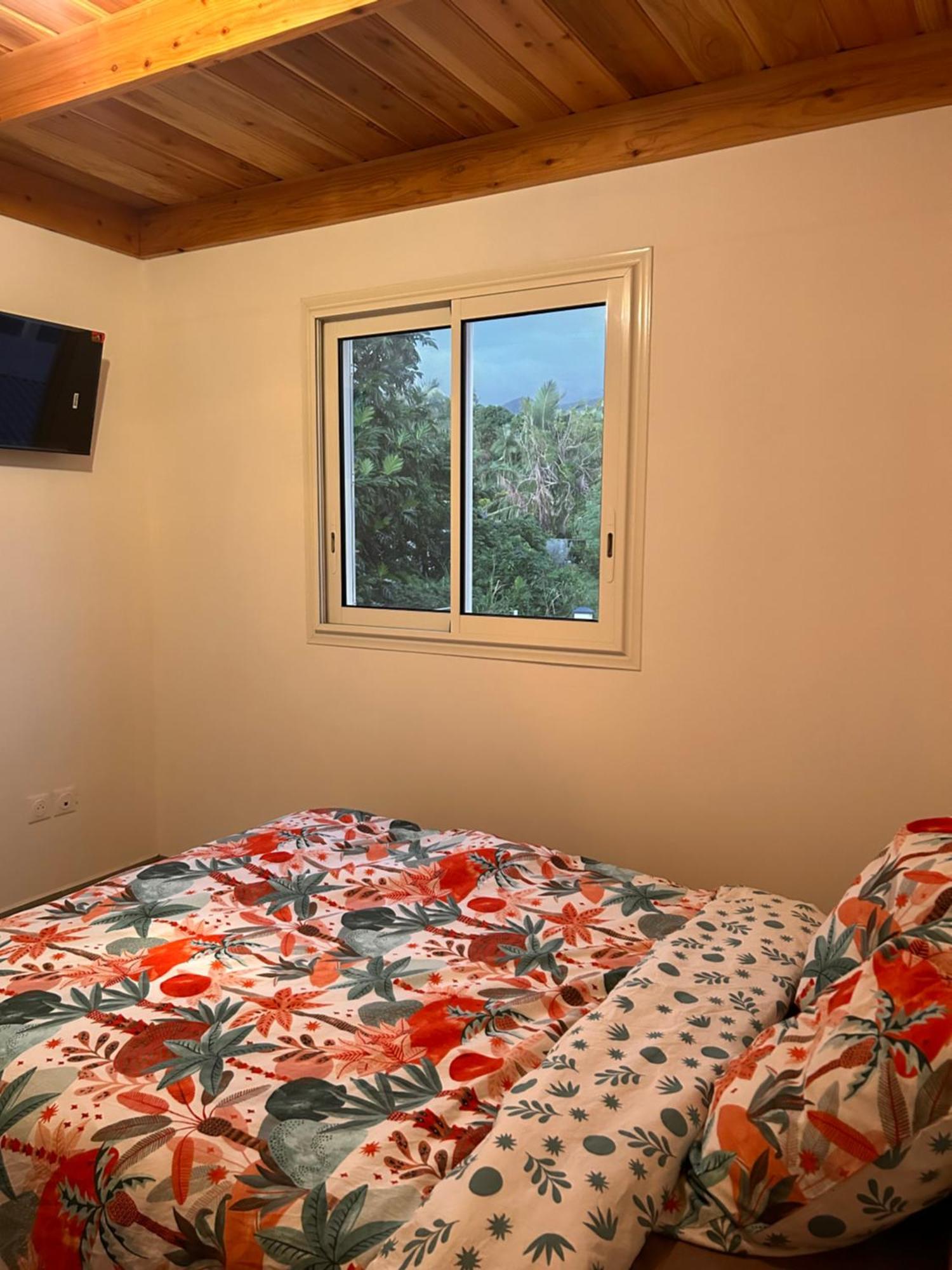 Logement Emeraude Sainte-Rose Luaran gambar